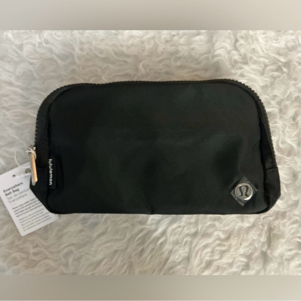 lululemon athletica Black everywhere, belt bag